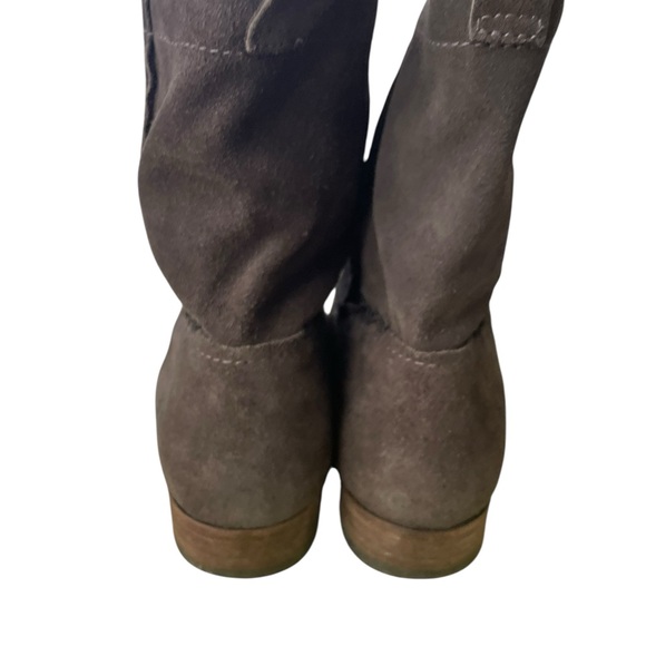 Frye Dark Brown Suede Cara Ankle Pull On Booties 9 - Picture 6 of 14